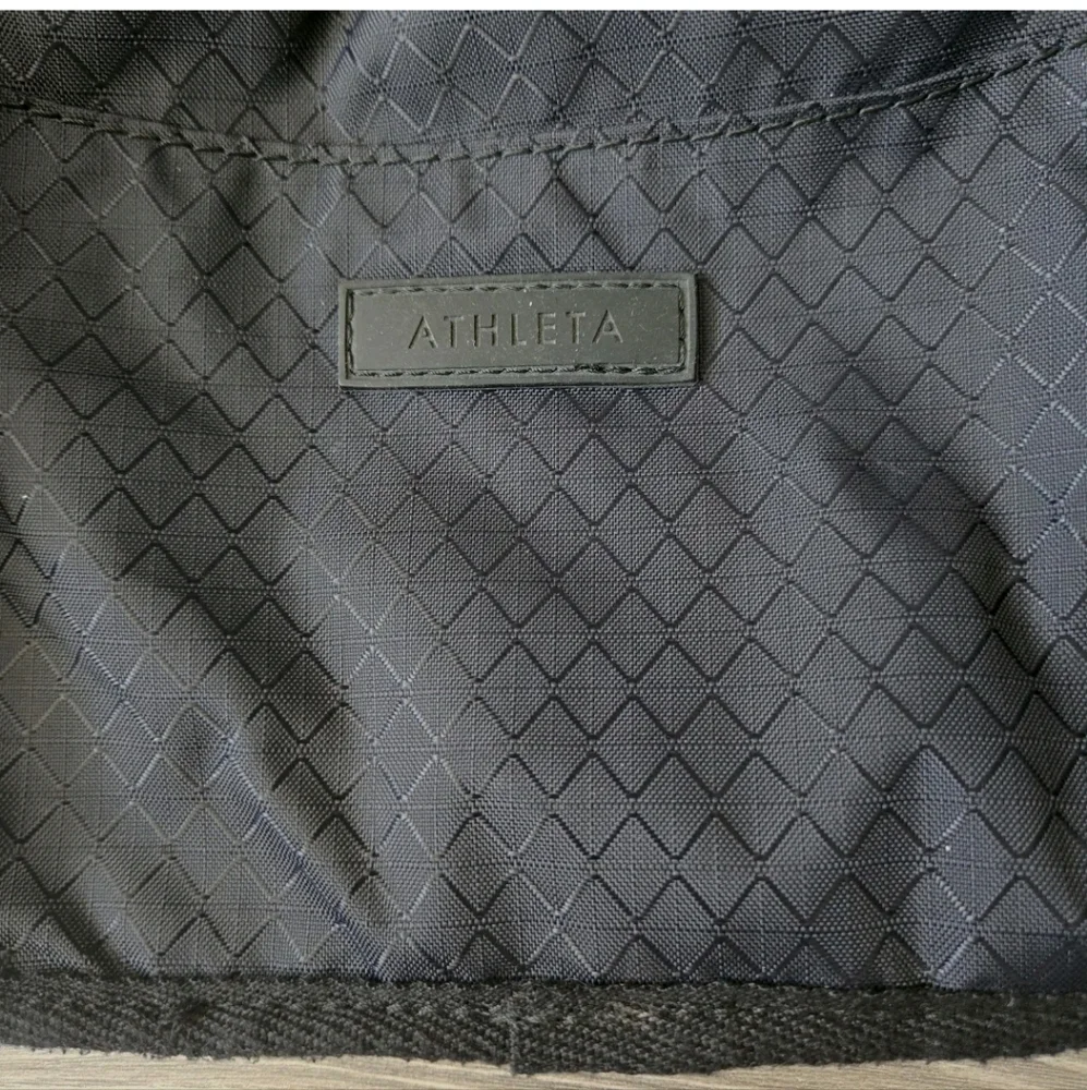 Athleta Excursion Crossbody Waist Ripstop Belt Bag Black Nylon Lightweight Large - Picture 6 of 11